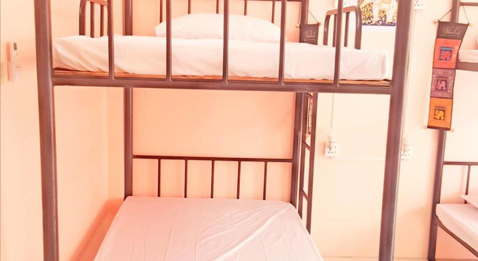 The Galiness International Backpacker Hostel Phuket Patong Eksteriør billede
